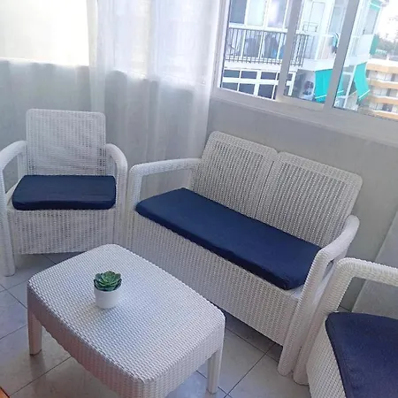 Апартаменты Perfectly Located With Pool Плая-де-лас-Америкас