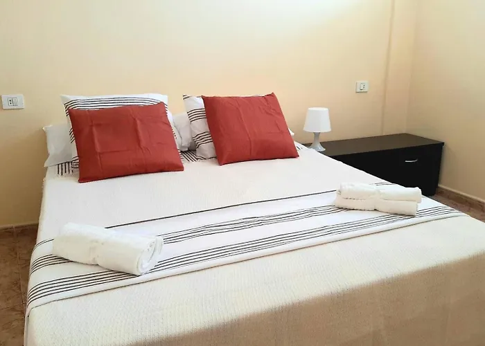 Perfectly Located With Pool Διαμέρισμα *