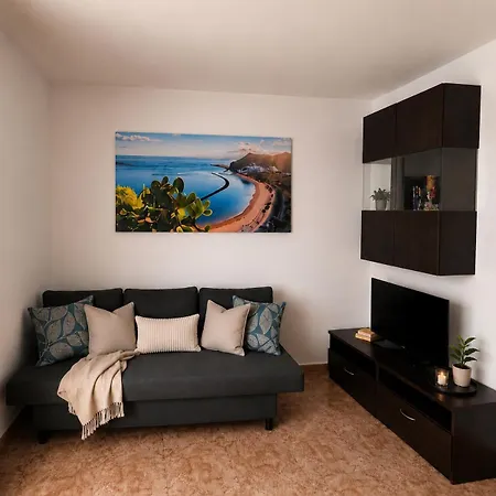 Perfectly Located With Pool Appartement