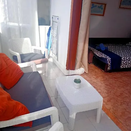 Apartamento Perfectly Located With Pool Playa de las Americas (Tenerife)